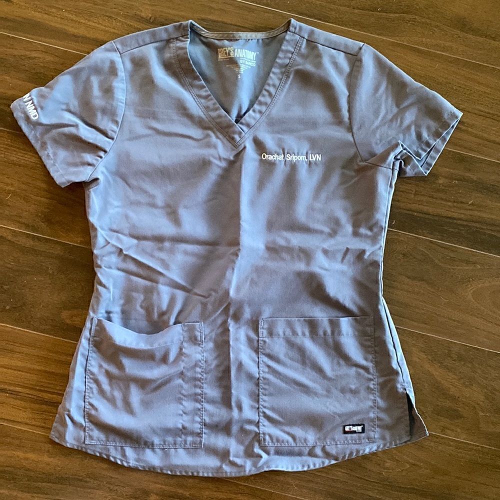 Grey’s Anatomy  Small scrub top in grey lavender color